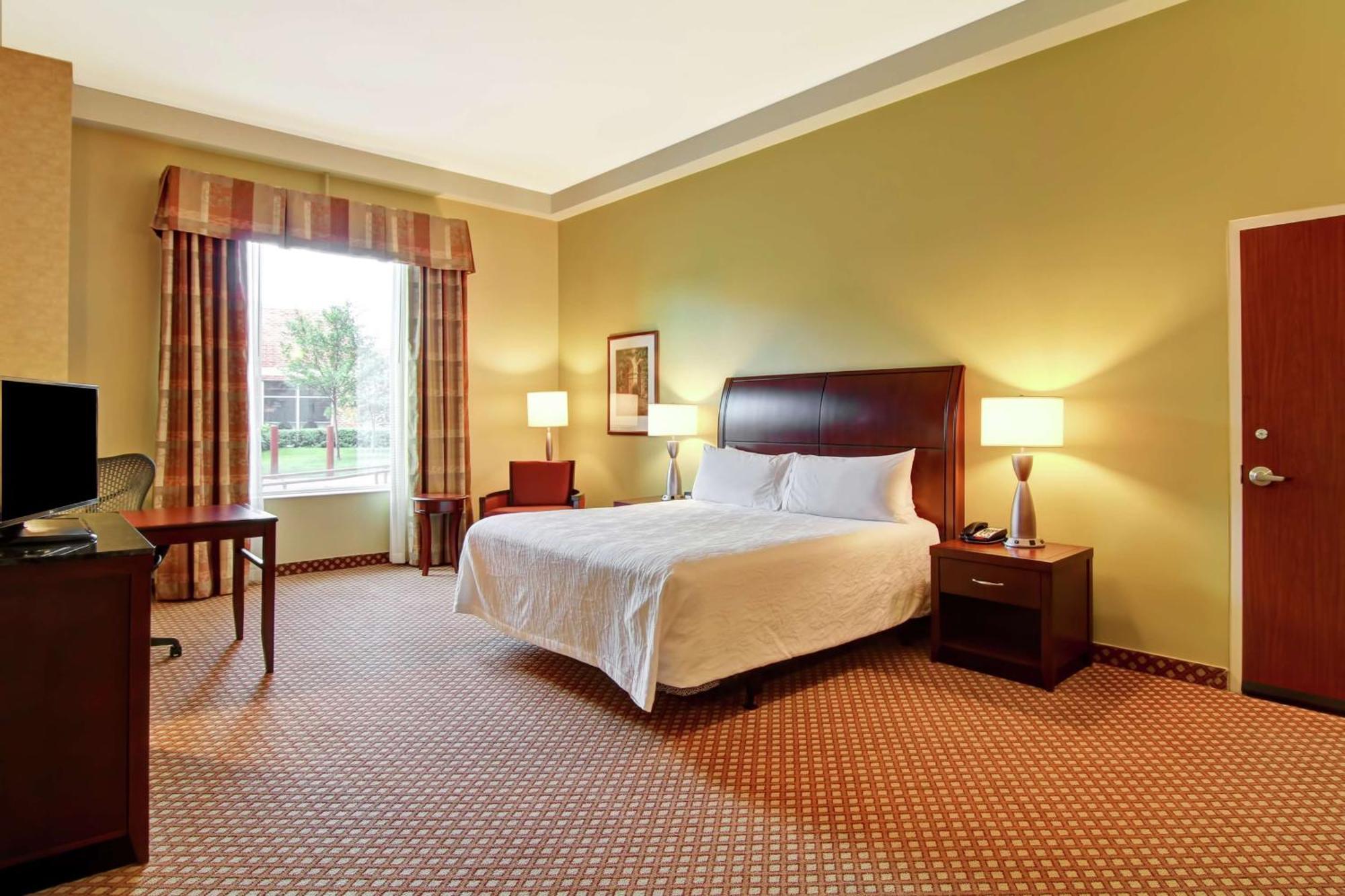 Hilton Garden Inn Ottawa Airport Exterior photo
