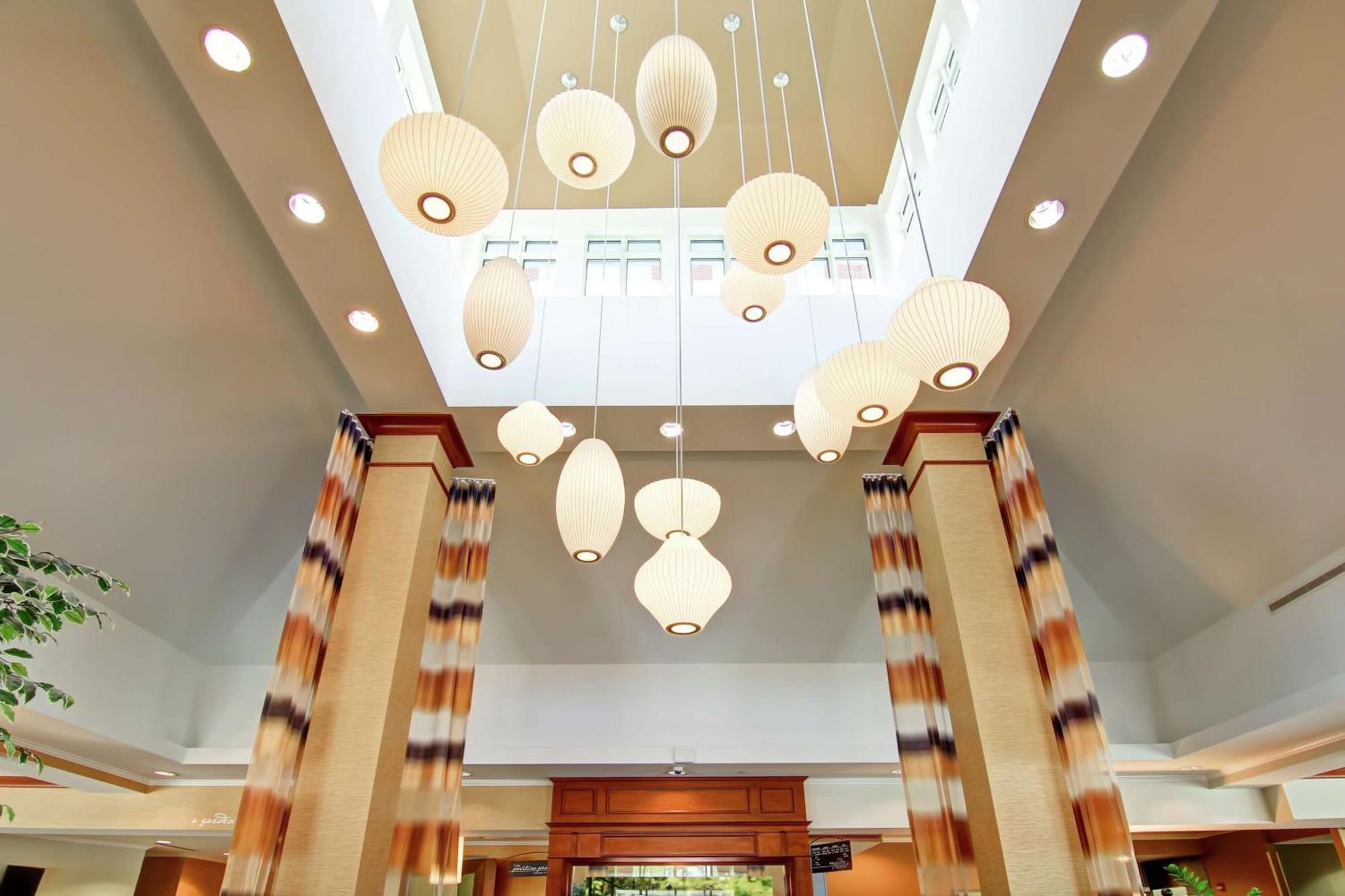 Hilton Garden Inn Ottawa Airport Exterior photo